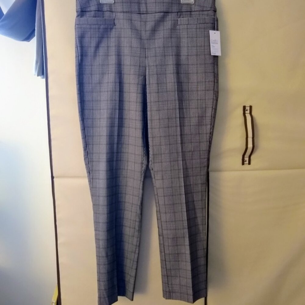 PLAID PULL-ON STRAIGHT LEG PANT. NWT